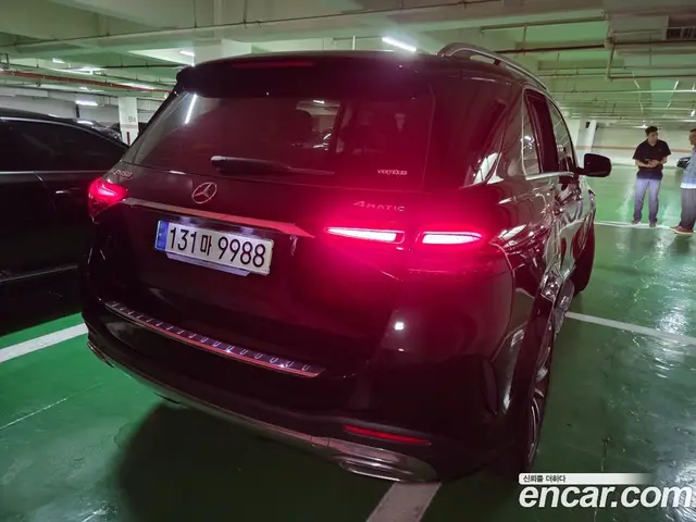 Mercedes-Benz GLE-Class 2024 3.0 автомат (гидро), миниатюра 2