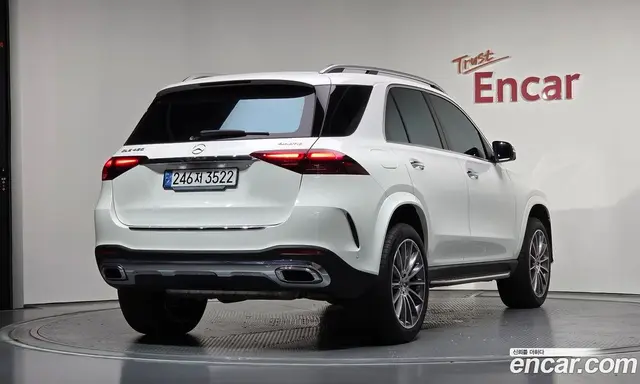 Mercedes-Benz GLE-Class 2025 3.0 автомат (гидро), миниатюра 2