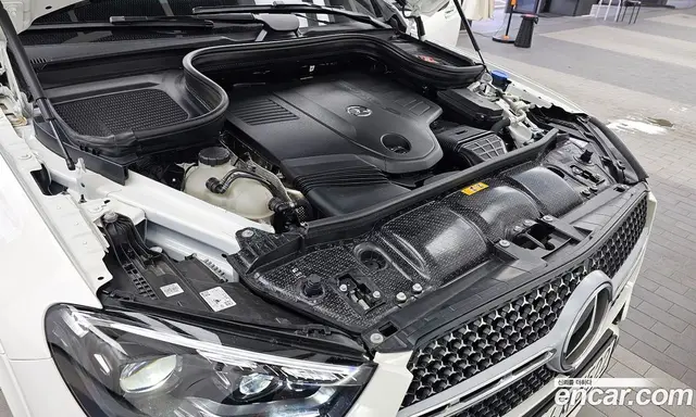 Mercedes-Benz GLE-Class 2025 3.0 автомат (гидро), миниатюра 6