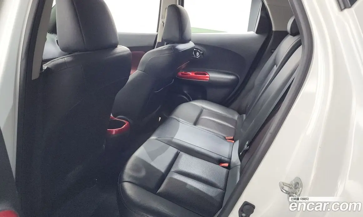 Nissan Juke 2015 1.6 автомат (гидро), фото 11