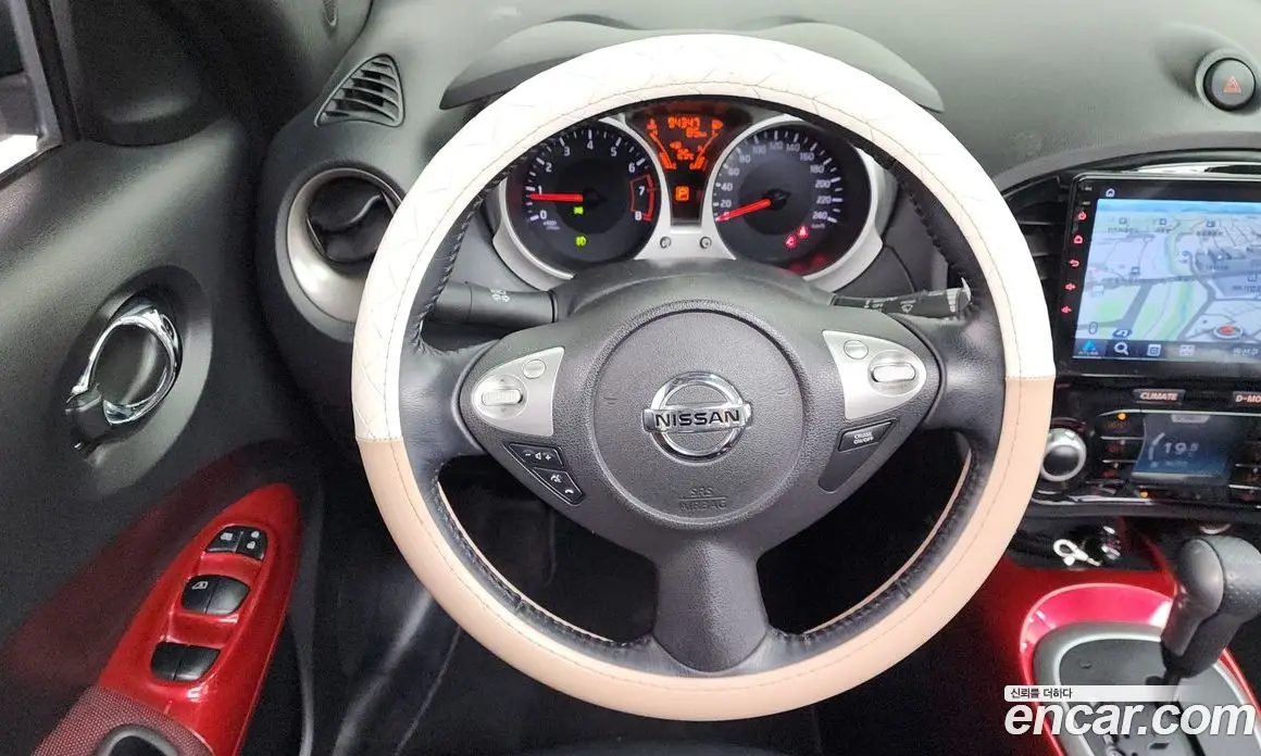 Nissan Juke 2015 1.6 автомат (гидро), фото 13