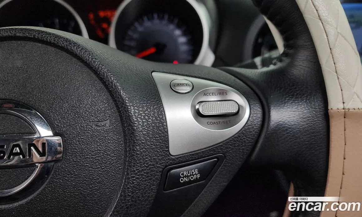 Nissan Juke 2015 1.6 автомат (гидро), фото 16