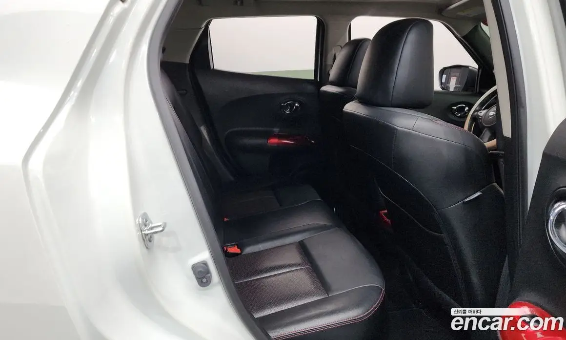 Nissan Juke 2015 1.6 автомат (гидро), фото 19