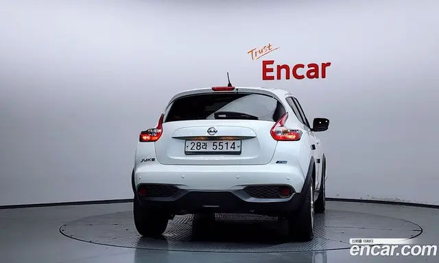 Nissan Juke 2015 1.6 автомат (гидро), миниатюра 4