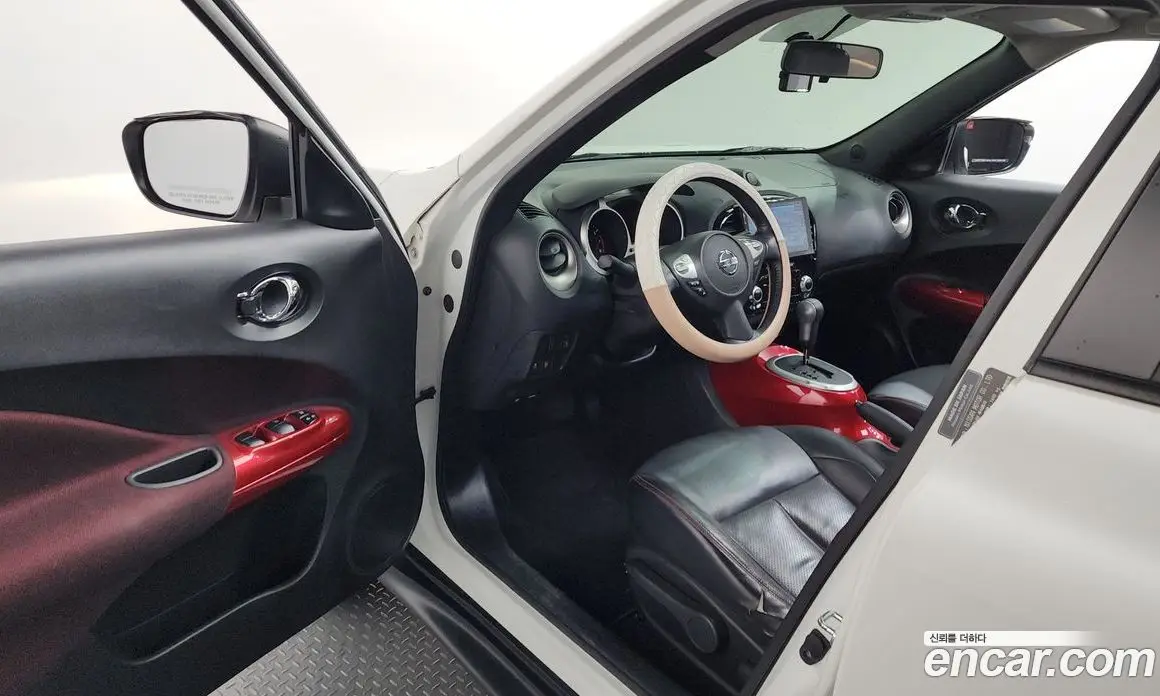 Nissan Juke 2015 1.6 автомат (гидро), фото 10