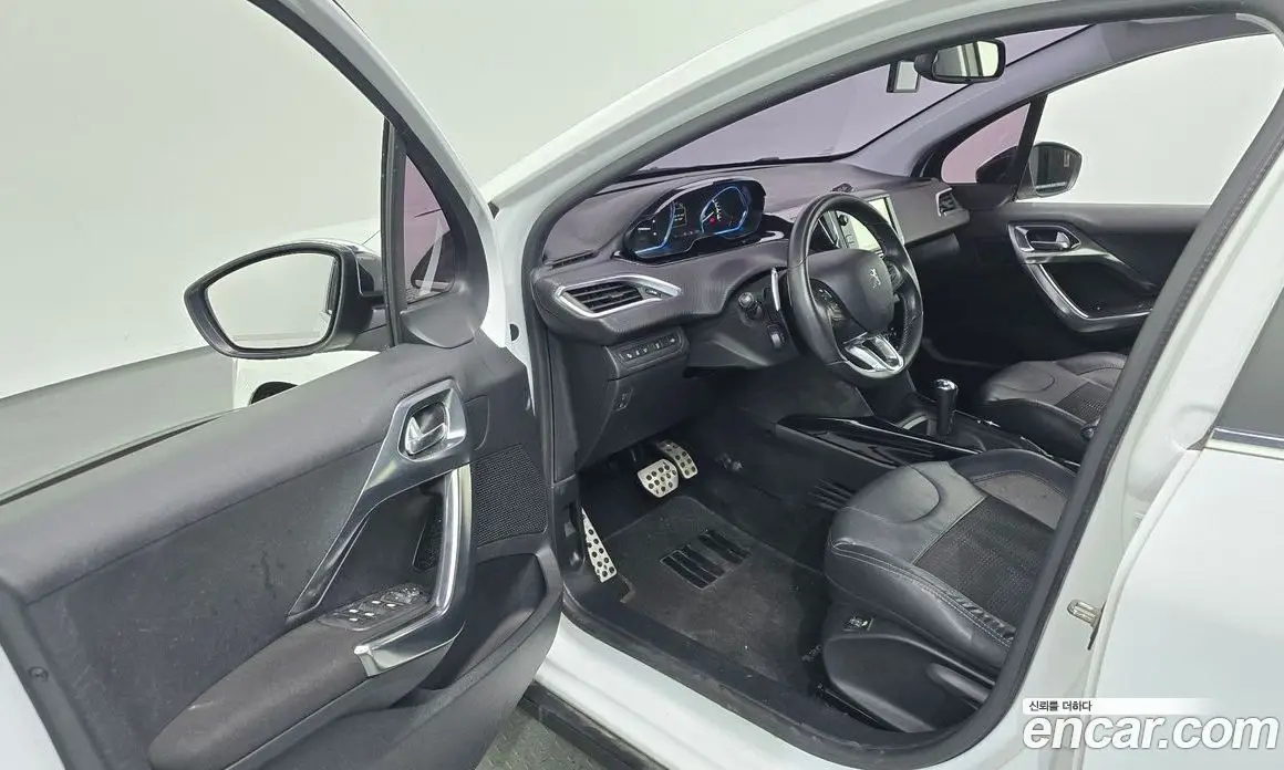 Peugeot 2008 2015 1.6 автомат (гидро), фото 10 Peugeot 2008 2015 1.6 автомат (гидро), фото 10