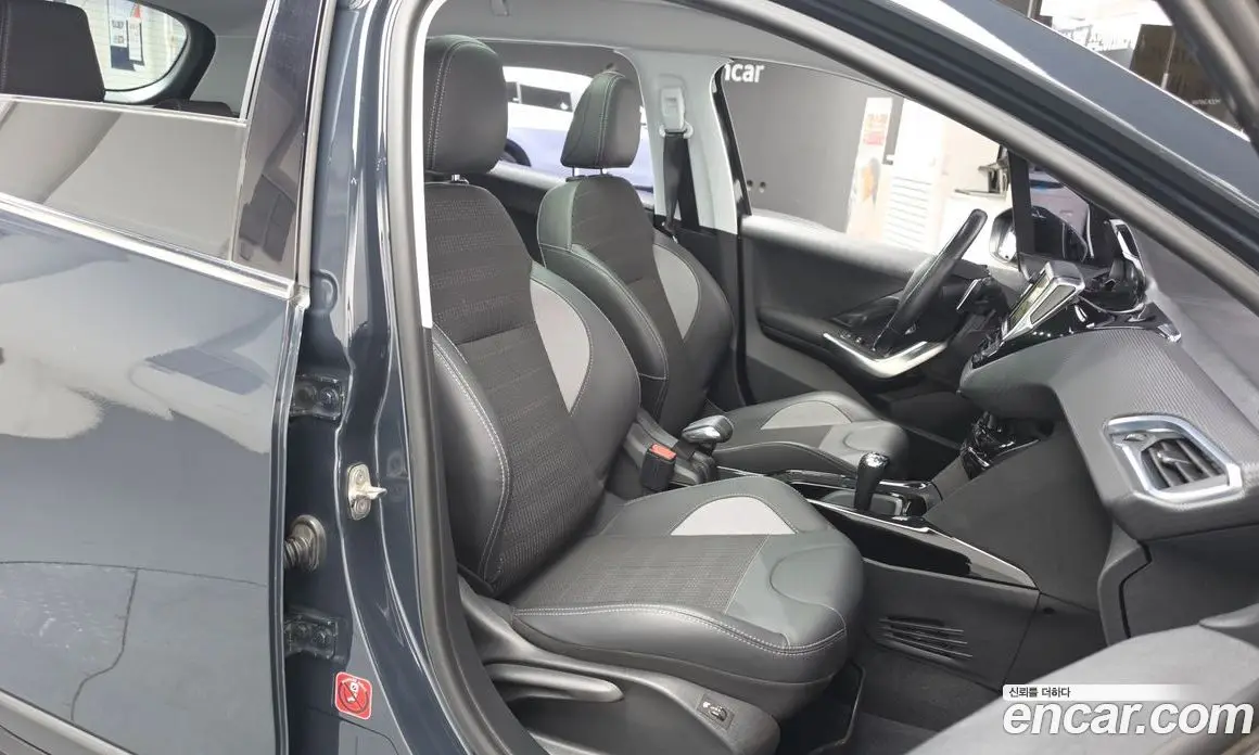 Peugeot 2008 2017 1.6 автомат (гидро), фото 16 Peugeot 2008 2017 1.6 автомат (гидро), фото 16