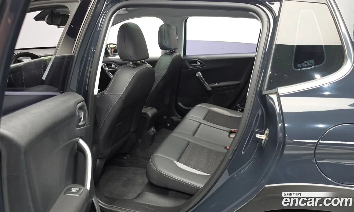 Peugeot 2008 2017 1.6 автомат (гидро), фото 18 Peugeot 2008 2017 1.6 автомат (гидро), фото 18