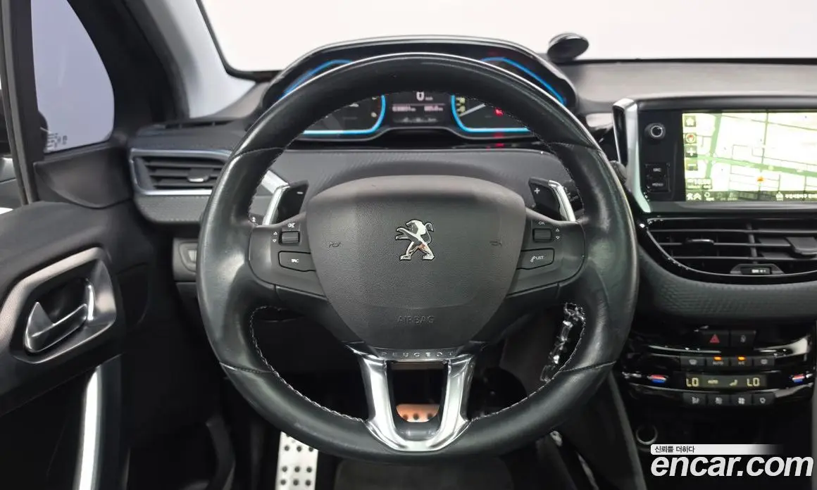 Peugeot 2008 2017 1.6 автомат (гидро), фото 19 Peugeot 2008 2017 1.6 автомат (гидро), фото 19