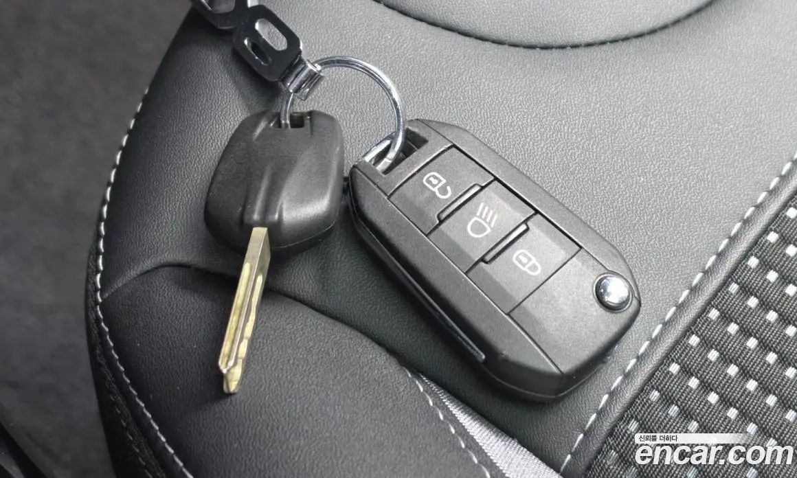Peugeot 2008 2017 1.6 автомат (гидро), фото 24 Peugeot 2008 2017 1.6 автомат (гидро), фото 24