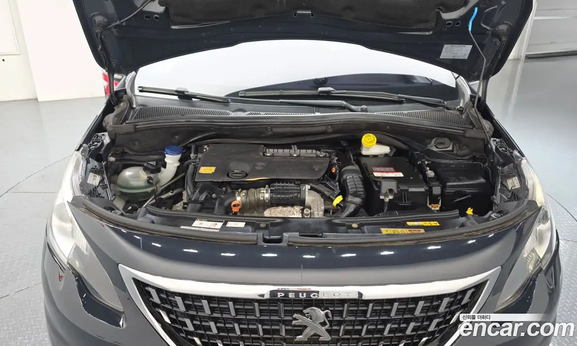 Peugeot 2008 2017 1.6 автомат (гидро), фото 6 Peugeot 2008 2017 1.6 автомат (гидро), фото 6