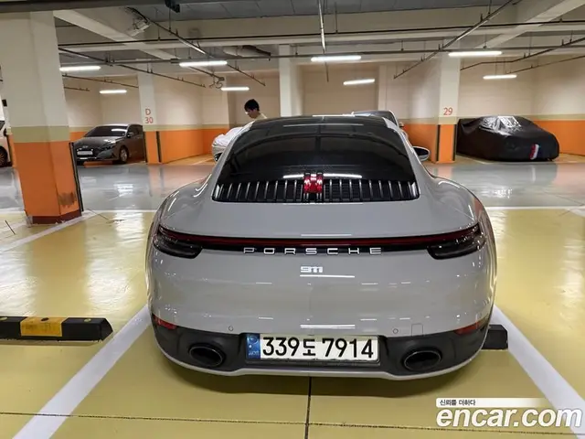 Porsche 911 2020 3.0 автомат (гидро), миниатюра 3