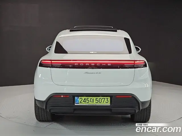 Porsche Macan 2025 0.2 автомат (гидро), миниатюра 3 Porsche Macan 2025 0.2 автомат (гидро), миниатюра 3