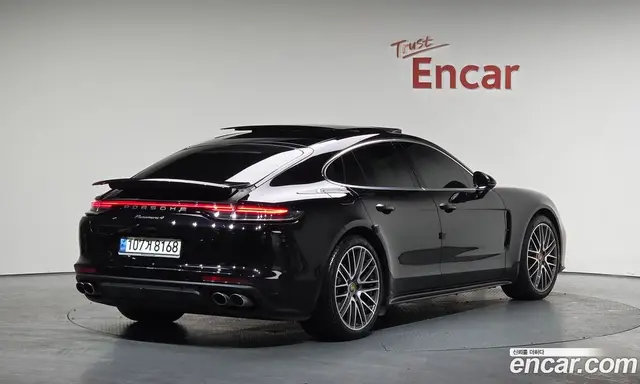 Porsche Panamera, 2023, 21 304 км