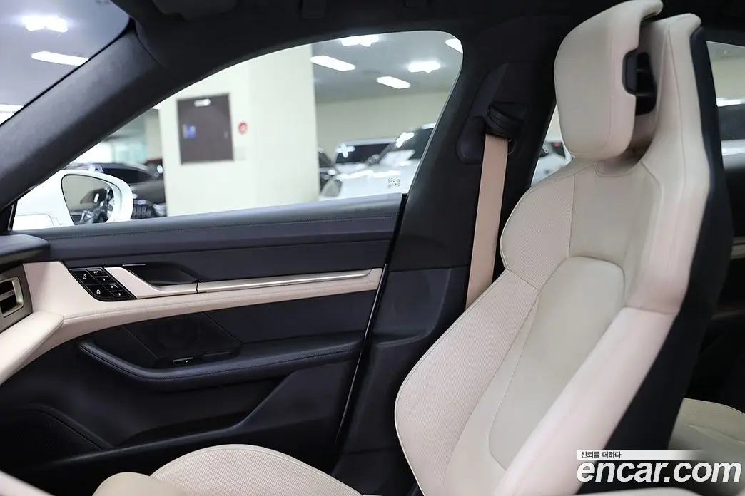 Porsche Taycan 2021 0.1 автомат (гидро), фото 13