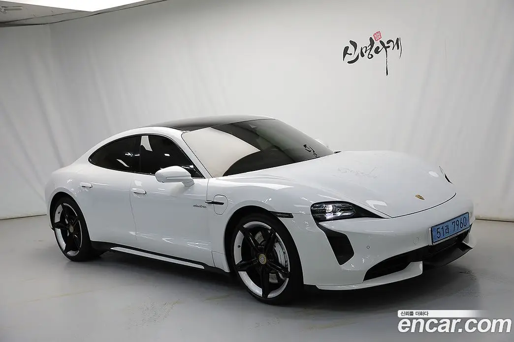 Porsche Taycan 2021 0.1 автомат (гидро), фото 3