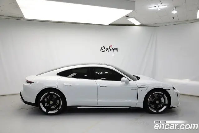 Porsche Taycan 2021 0.1 автомат (гидро), миниатюра 5