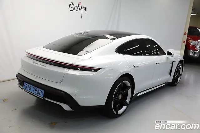 Porsche Taycan 2021 0.1 автомат (гидро), миниатюра 6