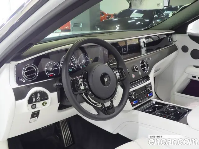 Rolls-Royce Ghost 2021 6.7 автомат (гидро), миниатюра 4