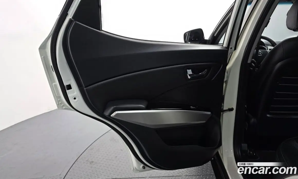 SsangYong TIBOLI 2015 1.6 автомат (гидро), фото 15