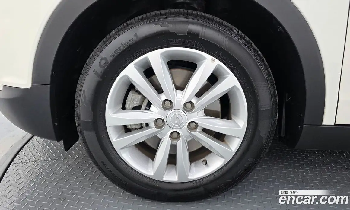 SsangYong TIBOLI 2015 1.6 автомат (гидро), фото 5