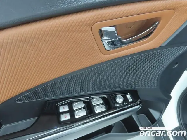 SsangYong TIBOLI 2018 1.6 автомат (гидро), миниатюра 9