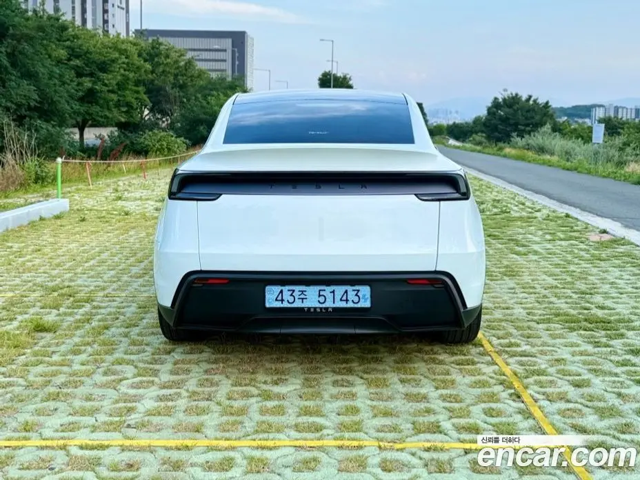 Tesla Model Y 2025 0.2 автомат (гидро), фото 5 Tesla Model Y 2025 0.2 автомат (гидро), фото 5