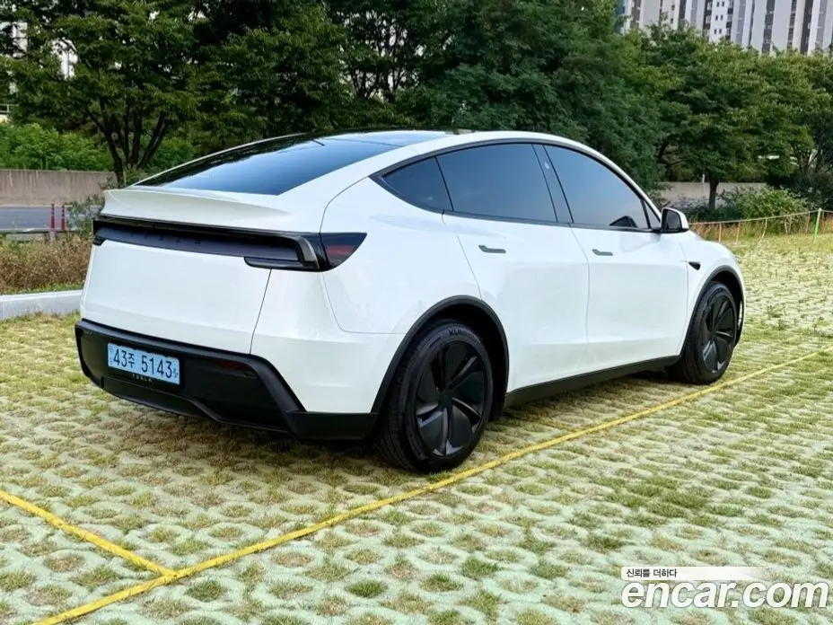 Tesla Model Y 2025 0.2 автомат (гидро), фото 6 Tesla Model Y 2025 0.2 автомат (гидро), фото 6