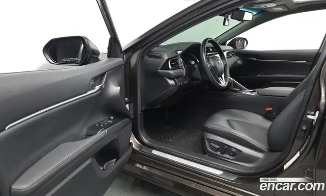 Toyota Camry 2018 2.5 автомат (гидро), миниатюра 12