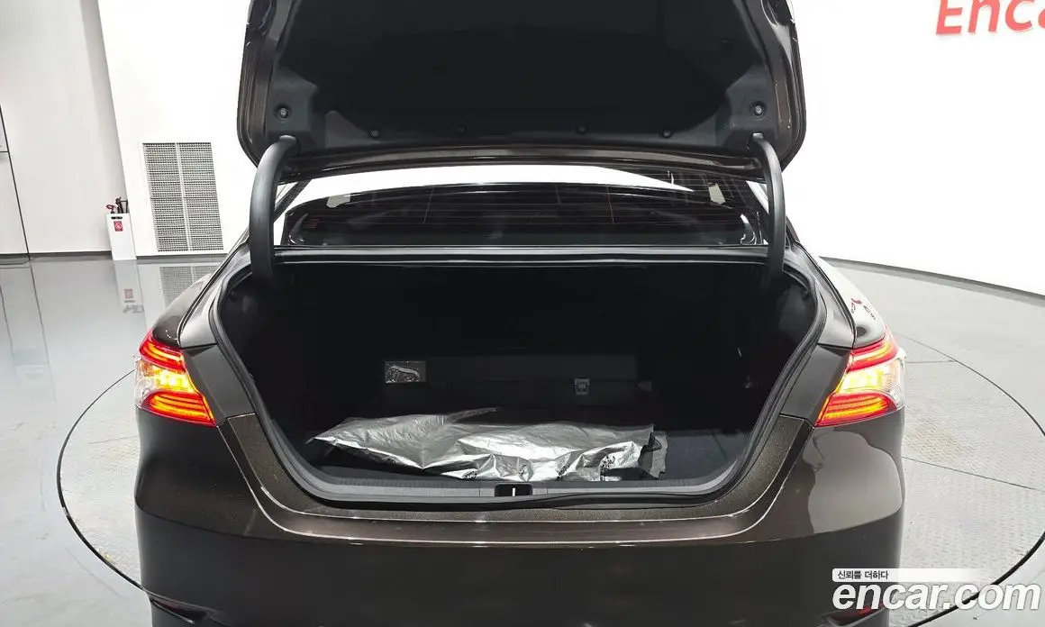 Toyota Camry 2018 2.5 автомат (гидро), фото 25 Toyota Camry 2018 2.5 автомат (гидро), фото 25