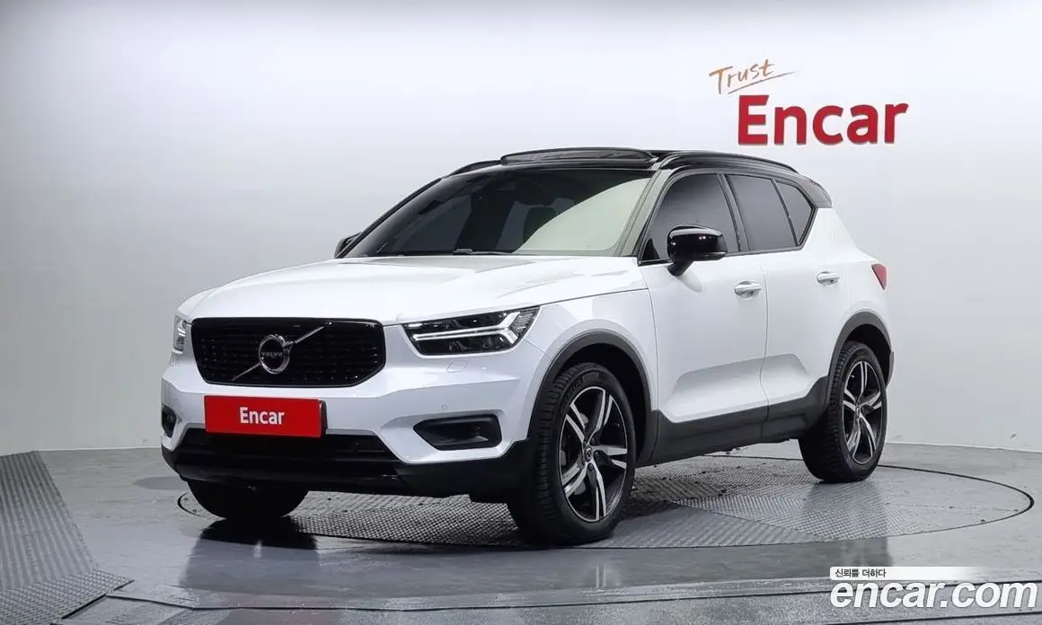 Volvo XC40 2020 2.0 автомат (гидро), фото 1 Volvo XC40 2020 2.0 автомат (гидро), фото 1