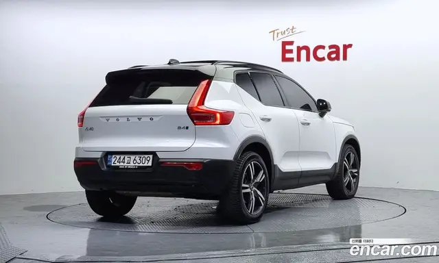 Volvo XC40 2020 2.0 автомат (гидро), миниатюра 2 Volvo XC40 2020 2.0 автомат (гидро), миниатюра 2