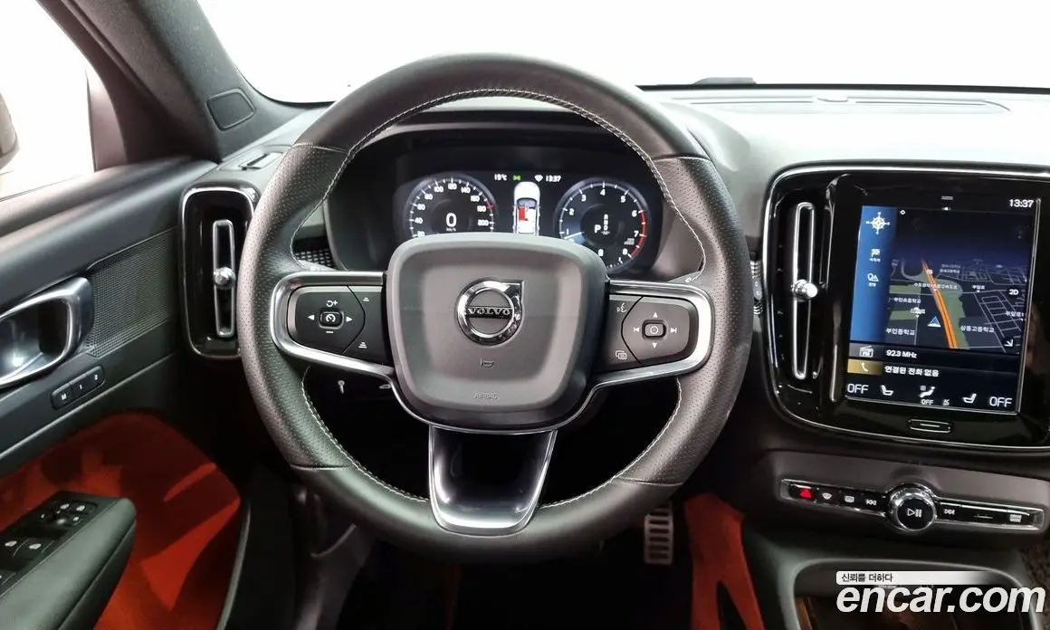 Volvo XC40 2020 2.0 автомат (гидро), фото 13 Volvo XC40 2020 2.0 автомат (гидро), фото 13
