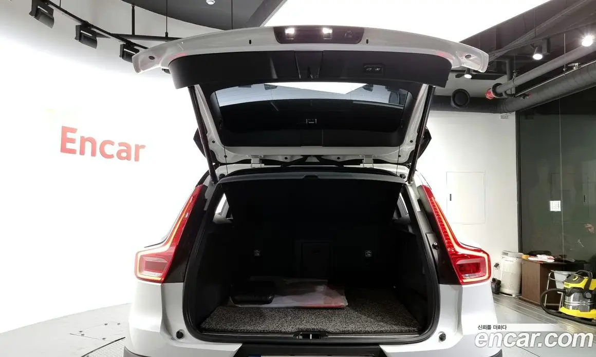 Volvo XC40 2020 2.0 автомат (гидро), фото 20 Volvo XC40 2020 2.0 автомат (гидро), фото 20
