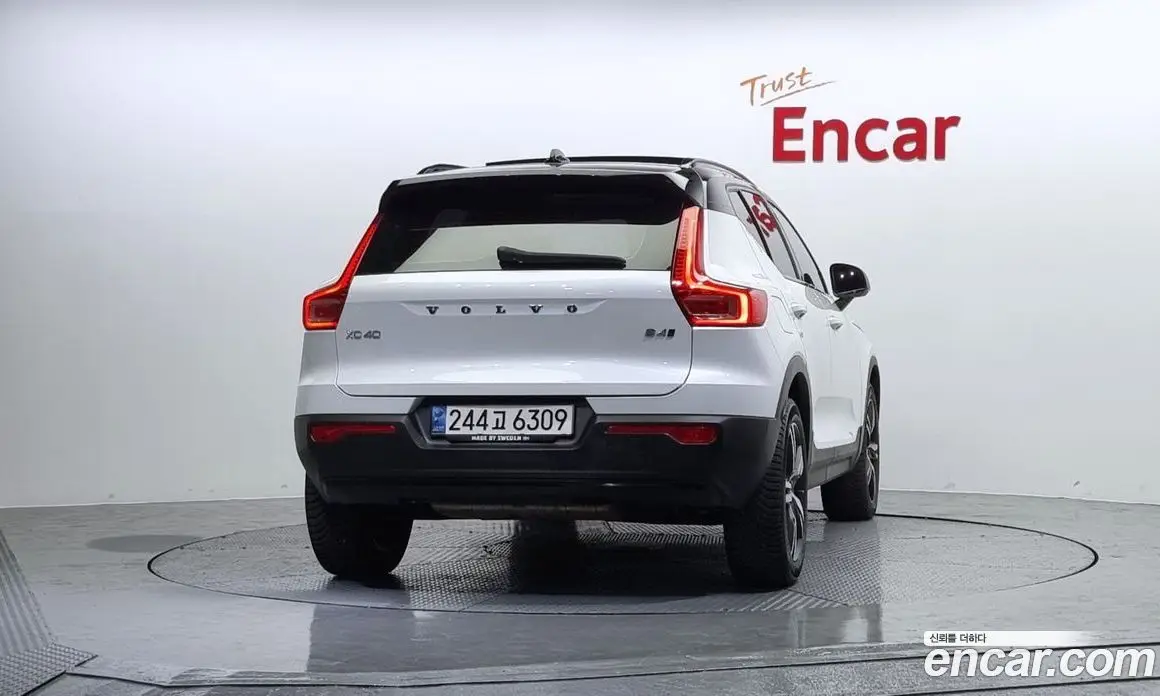 Volvo XC40 2020 2.0 автомат (гидро), фото 4 Volvo XC40 2020 2.0 автомат (гидро), фото 4