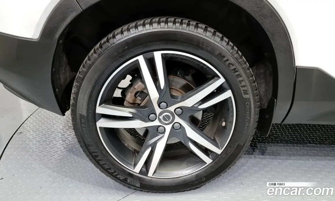 Volvo XC40 2020 2.0 автомат (гидро), фото 5 Volvo XC40 2020 2.0 автомат (гидро), фото 5