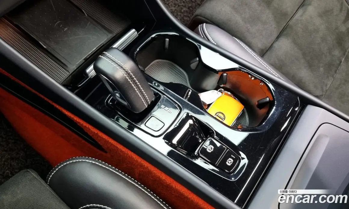 Volvo XC40 2020 2.0 автомат (гидро), фото 9 Volvo XC40 2020 2.0 автомат (гидро), фото 9