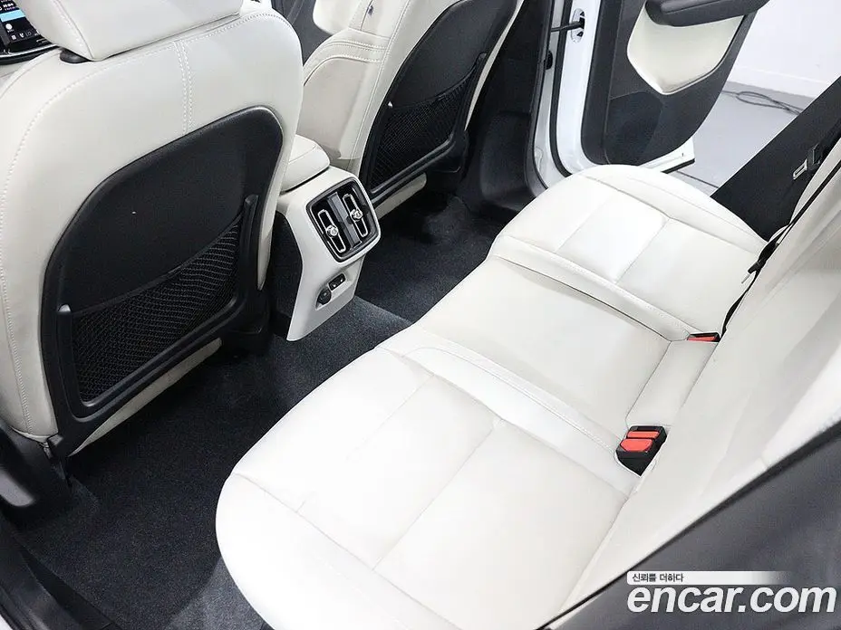 Volvo XC40 2024 2.0 автомат (гидро), фото 16 Volvo XC40 2024 2.0 автомат (гидро), фото 16