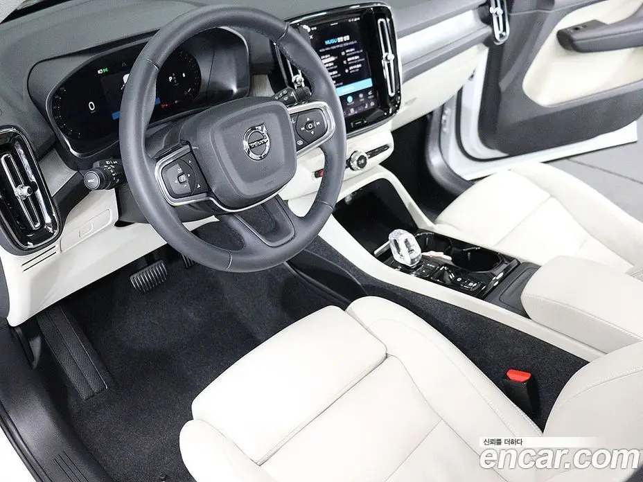 Volvo XC40 2024 2.0 автомат (гидро), фото 17 Volvo XC40 2024 2.0 автомат (гидро), фото 17