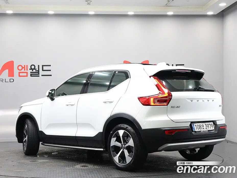 Volvo XC40 2024 2.0 автомат (гидро), фото 4 Volvo XC40 2024 2.0 автомат (гидро), фото 4