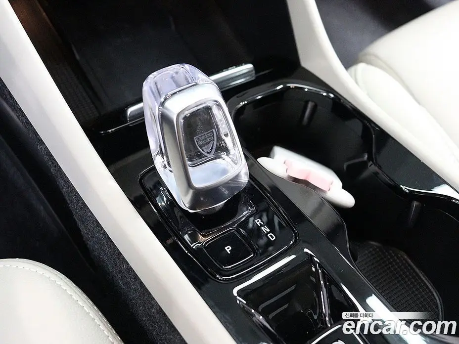 Volvo XC40 2024 2.0 автомат (гидро), фото 10 Volvo XC40 2024 2.0 автомат (гидро), фото 10