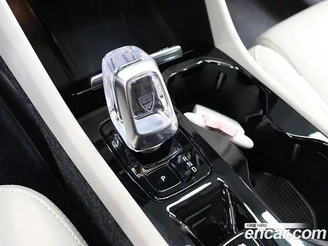 Volvo XC40 2024 2.0 автомат (гидро), миниатюра 10 Volvo XC40 2024 2.0 автомат (гидро), миниатюра 10