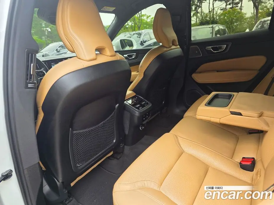 Volvo XC60 2020 2.0 автомат (гидро), фото 16 Volvo XC60 2020 2.0 автомат (гидро), фото 16