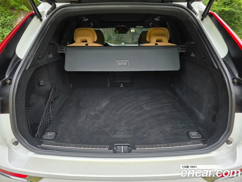 Volvo XC60 2020 2.0 автомат (гидро), фото 20 Volvo XC60 2020 2.0 автомат (гидро), фото 20