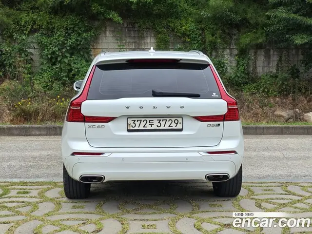 Volvo XC60 2020 2.0 автомат (гидро), миниатюра 4 Volvo XC60 2020 2.0 автомат (гидро), миниатюра 4