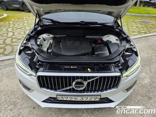 Volvo XC60 2020 2.0 автомат (гидро), миниатюра 6 Volvo XC60 2020 2.0 автомат (гидро), миниатюра 6