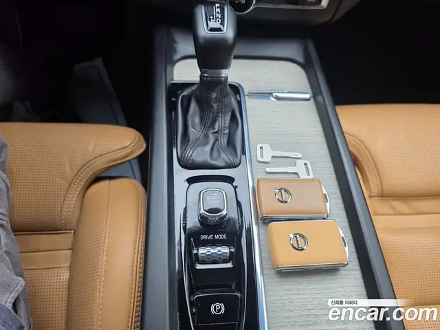 Volvo XC60 2020 2.0 автомат (гидро), миниатюра 9 Volvo XC60 2020 2.0 автомат (гидро), миниатюра 9