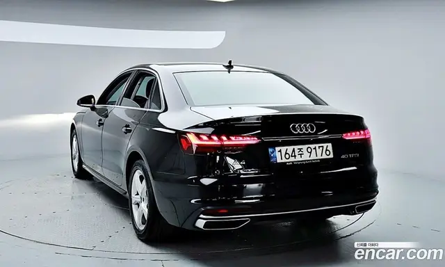 Audi A4 2022 2.0 автомат (гидро), миниатюра 2