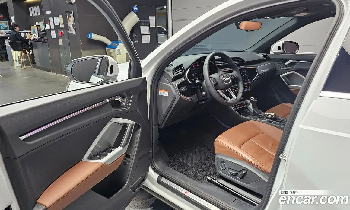Audi Q3 2023 2.0 автомат (гидро), фото 13