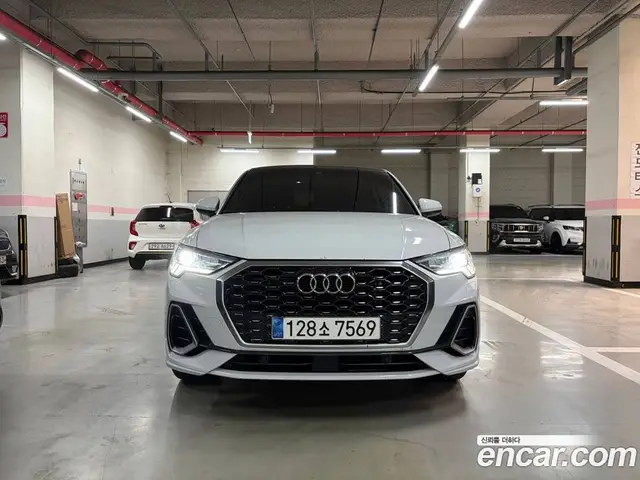 Audi Q3, 2023, 59 413 км